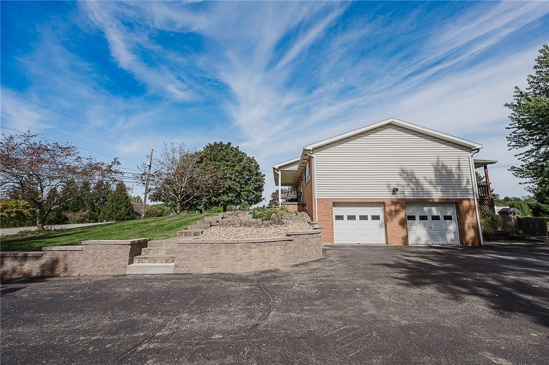 979 Barclay Rd – photo 2