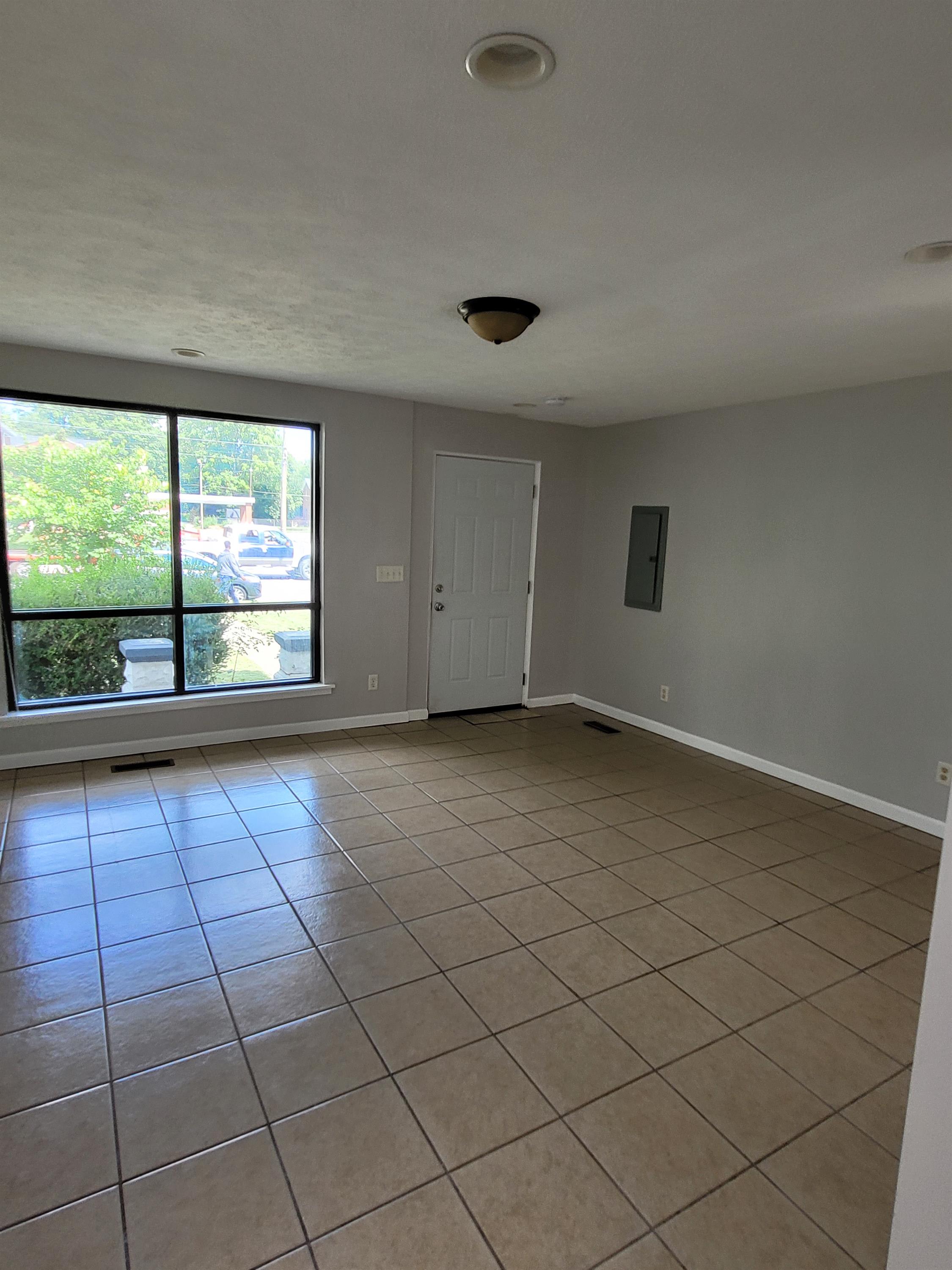 2310 West Broadway – photo 5