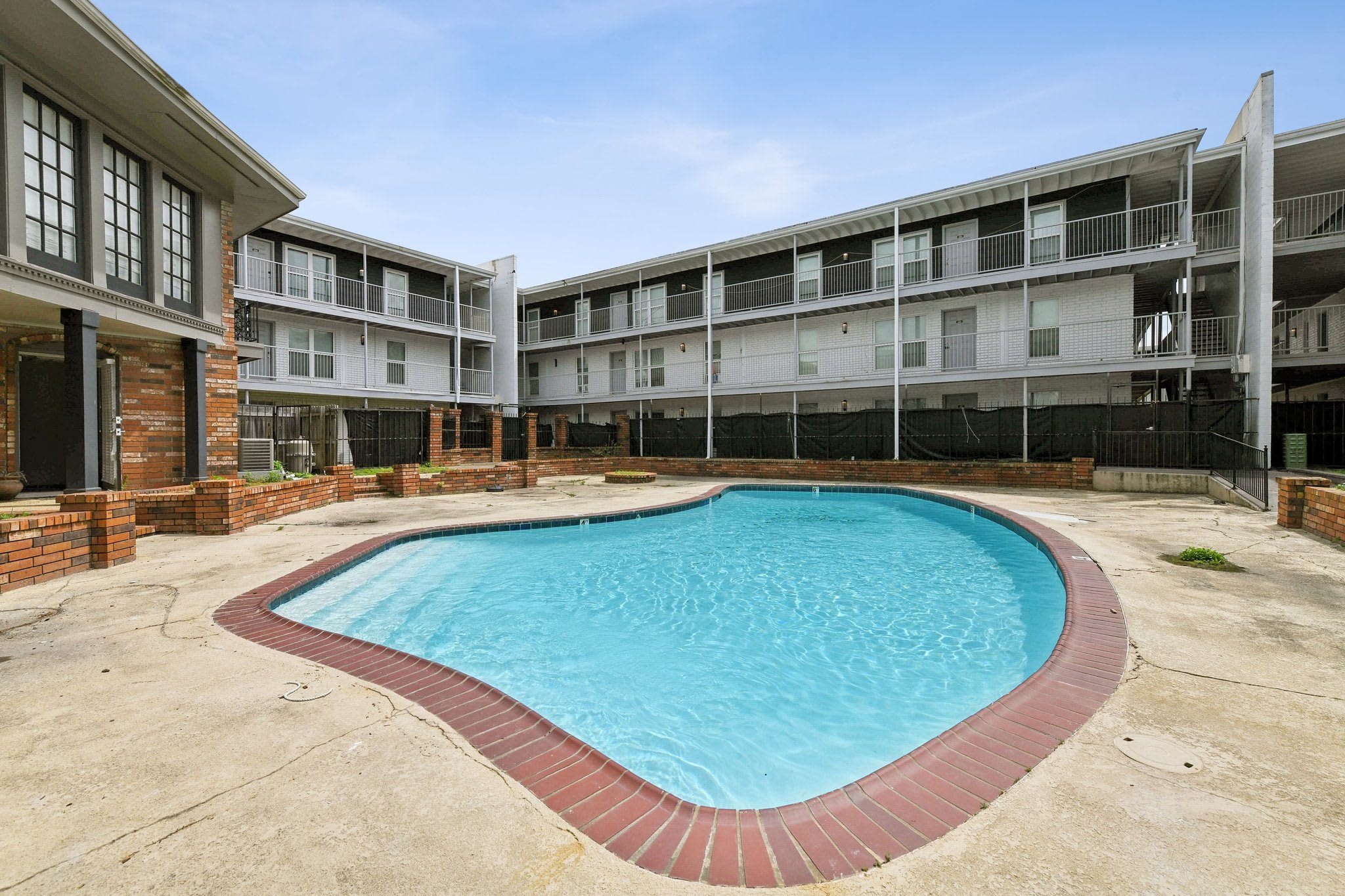 The Leonne Apartments – photo 5