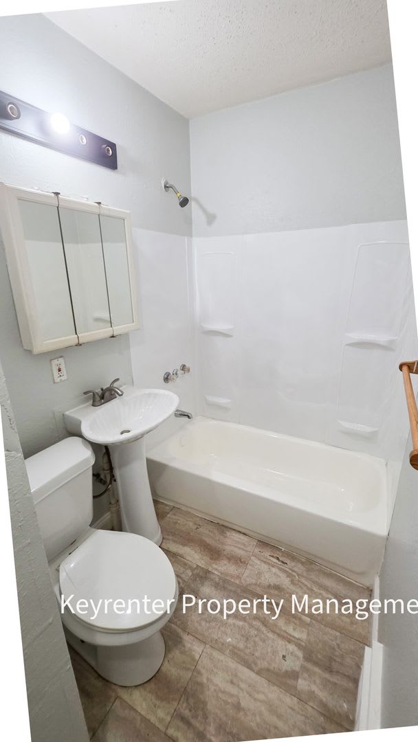 3 Bed 1 Bath Home Ready For Move In – photo 4