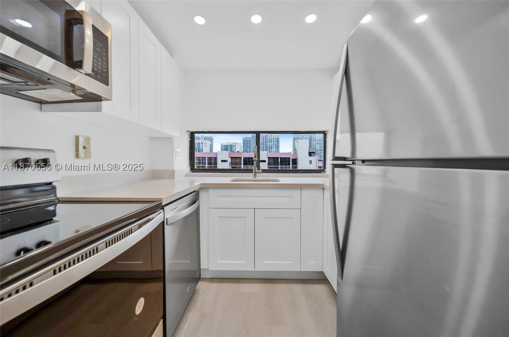 17021 N Bay Rd – photo 5