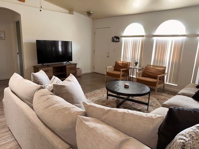 1806 Reading Lane – photo 2