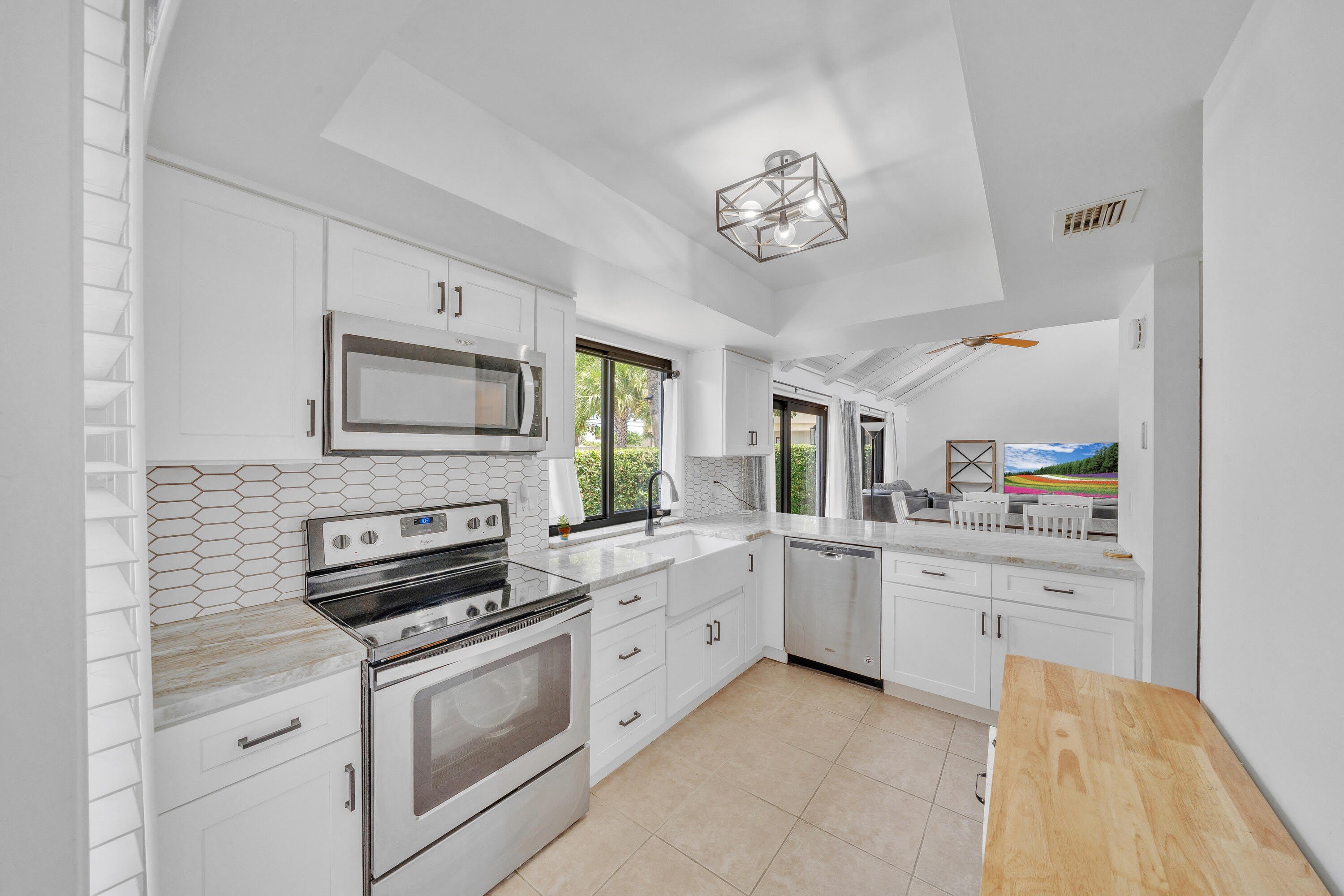235 Nw 15Th Street – photo 2