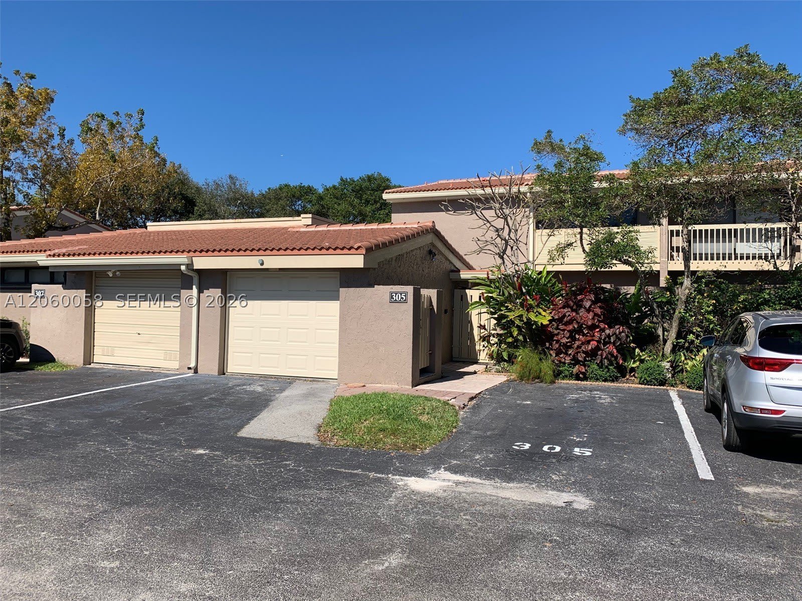 305 Bonnie Brae Way – photo 2