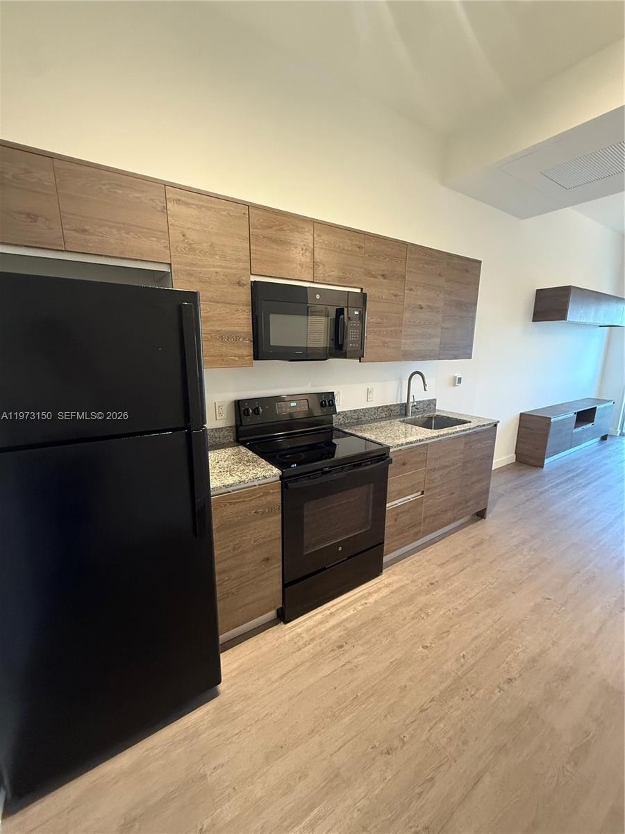 61 Northwest 37th Avenue – photo 2