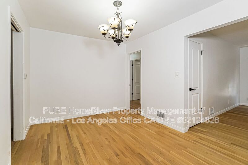 215 N. Western Ave – photo 4