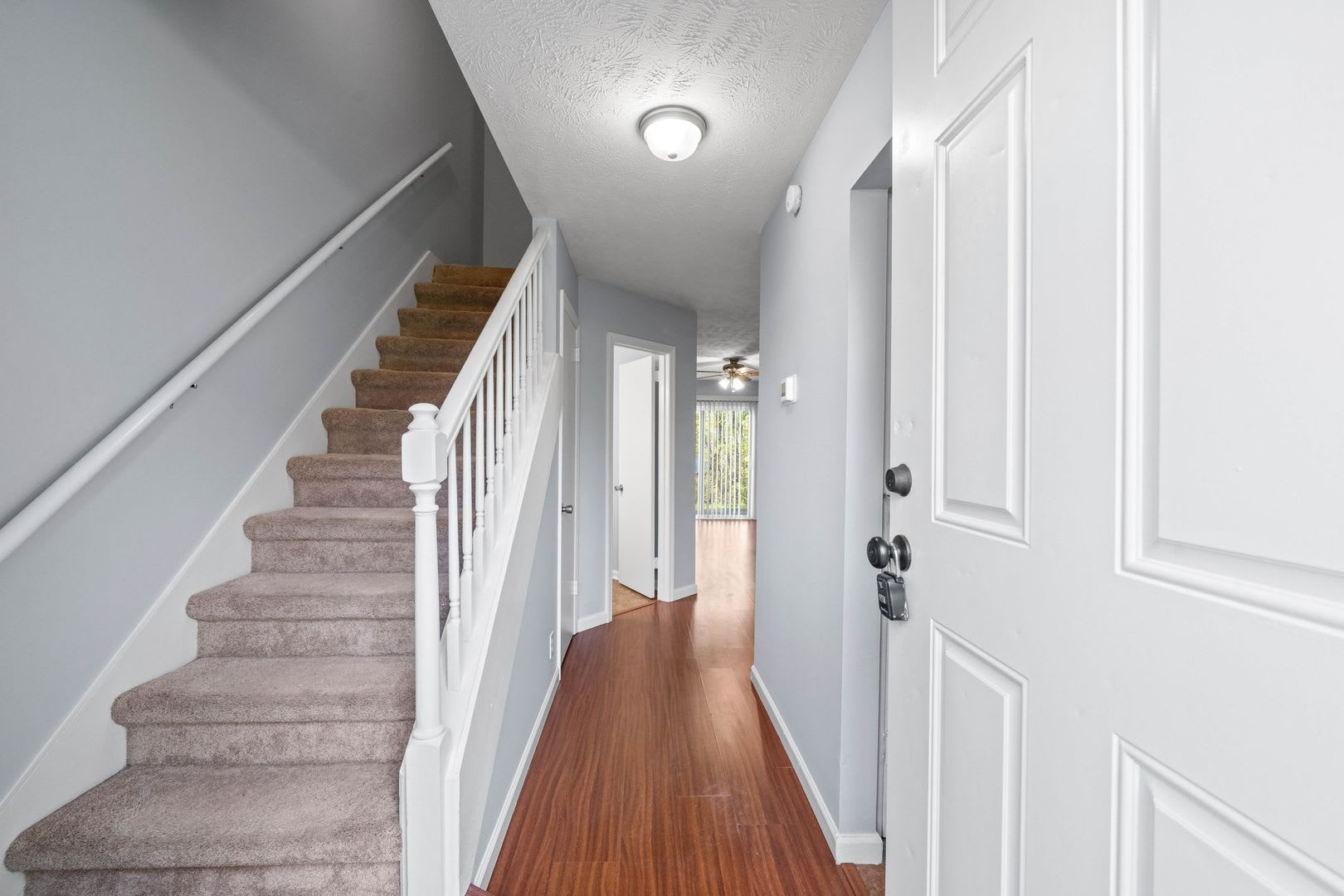 2 Bedroom Condo For Rent Near Post! – photo 4