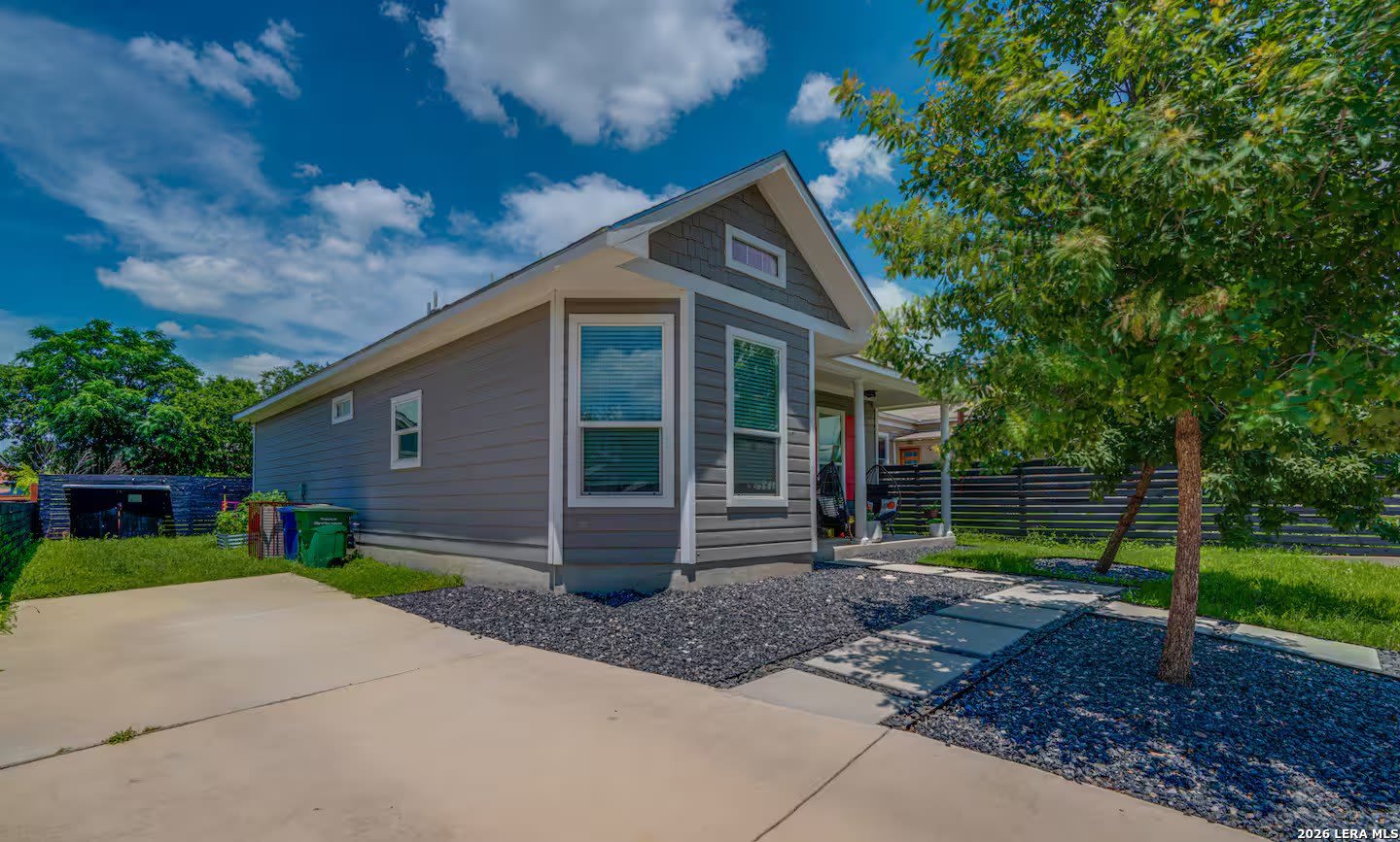 623 Dakota St – photo 3