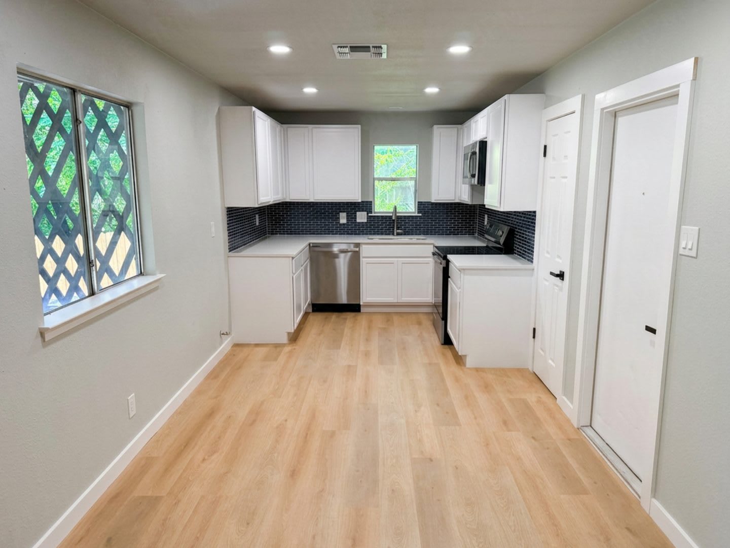 8726 Timberbriar, San Antonio, TX 78250 – photo 5