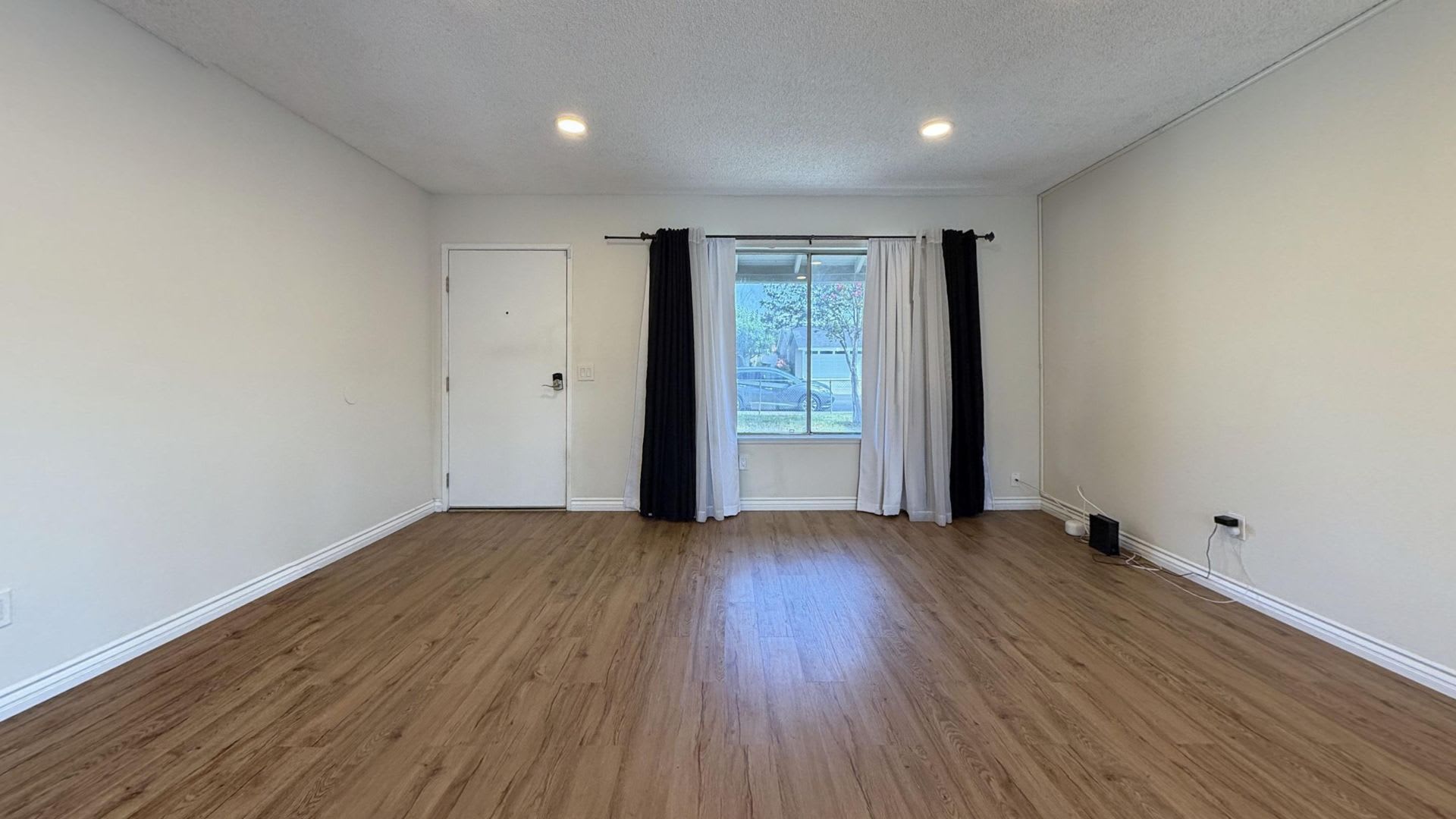 PRICE REDUCTION 7920 Temecula Pl. 3 Bed, 1.5 Bath Single Story Home In Riverside Available Now! – photo 4