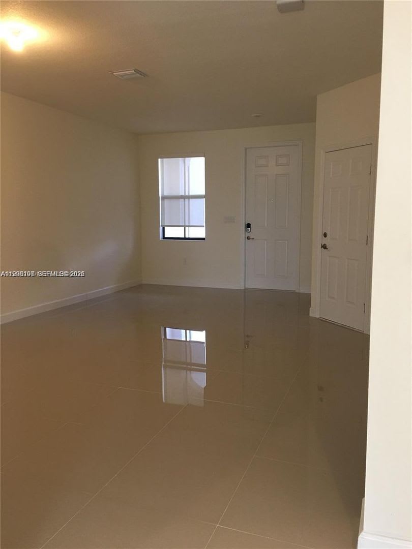 10323 W 34Th Lane 10323 Hialeah Fl 33018 – photo 4