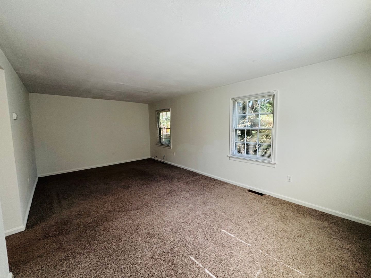 4 Bedroom 2 Bath Townhouse – photo 3