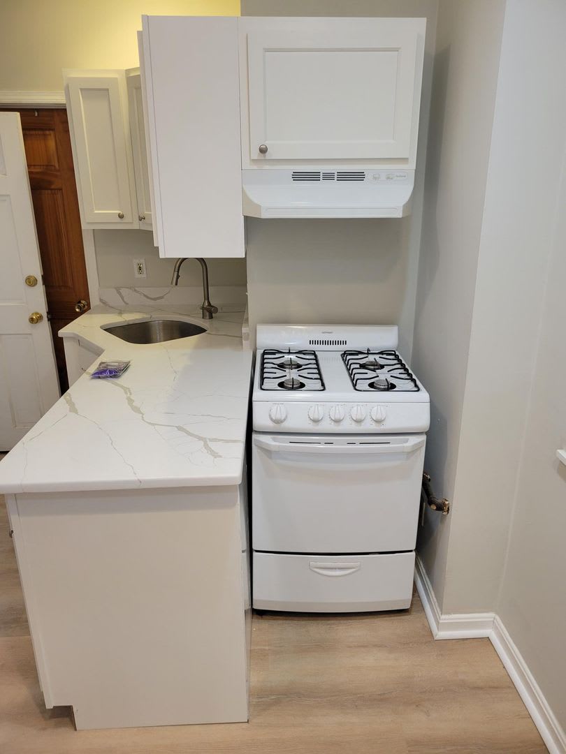 Charming & Updated 2-Bed in Prime Beacon Hill – photo 3