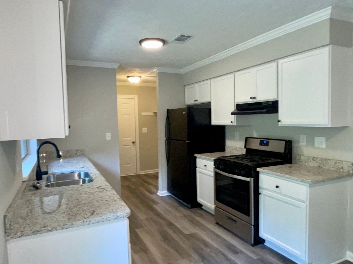 3 Bed/1.5 Bath Ranch In Serene Neighborhood! – photo 5