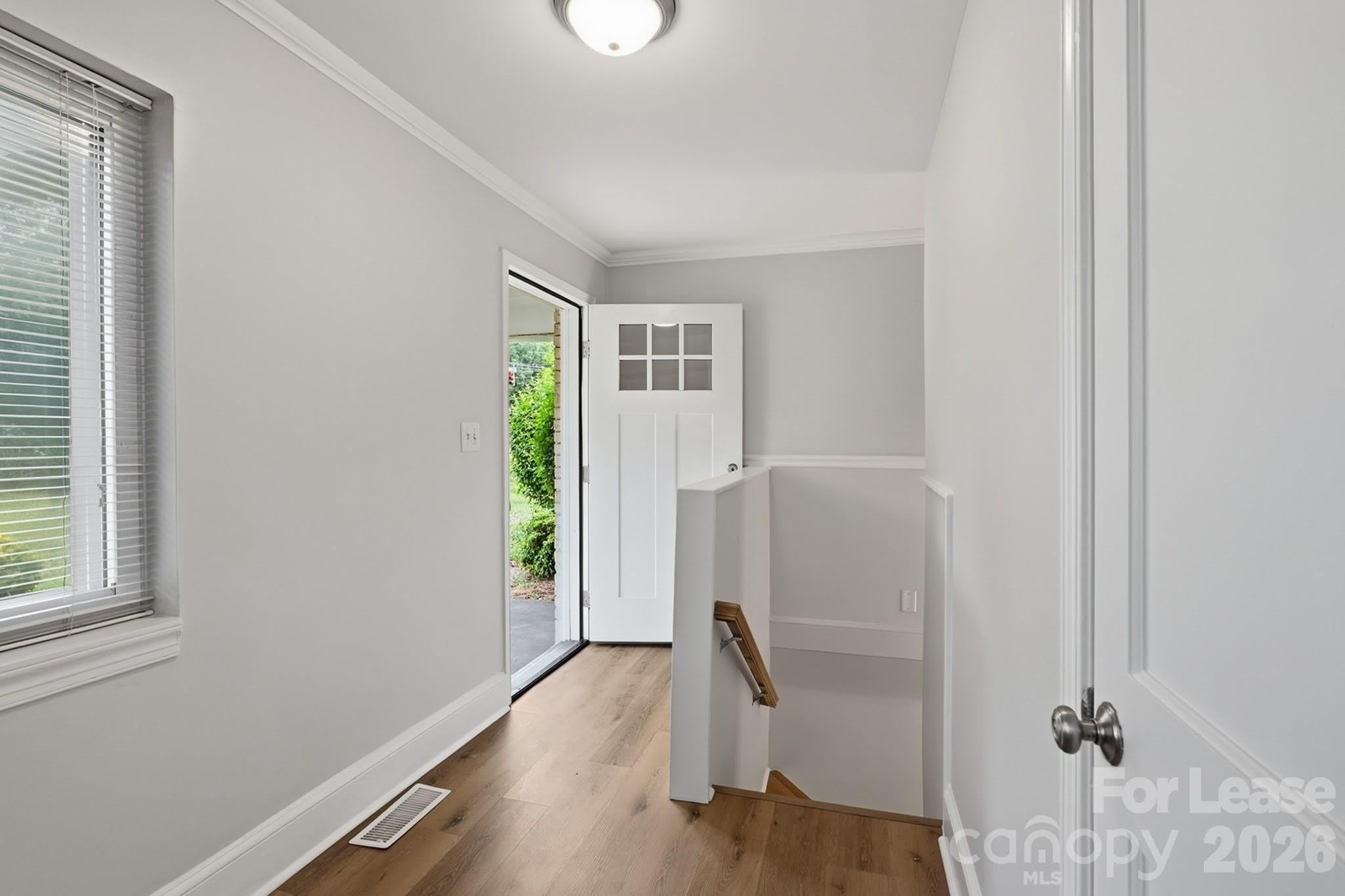 3101 Selwyn Avenue – photo 2