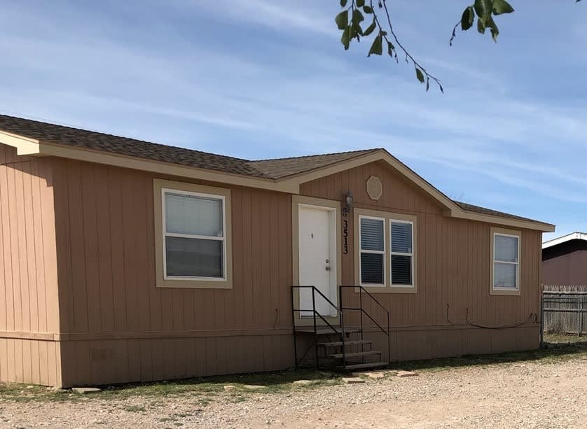 Fully Furnished Nice 3Br 2Ba Home – photo 2