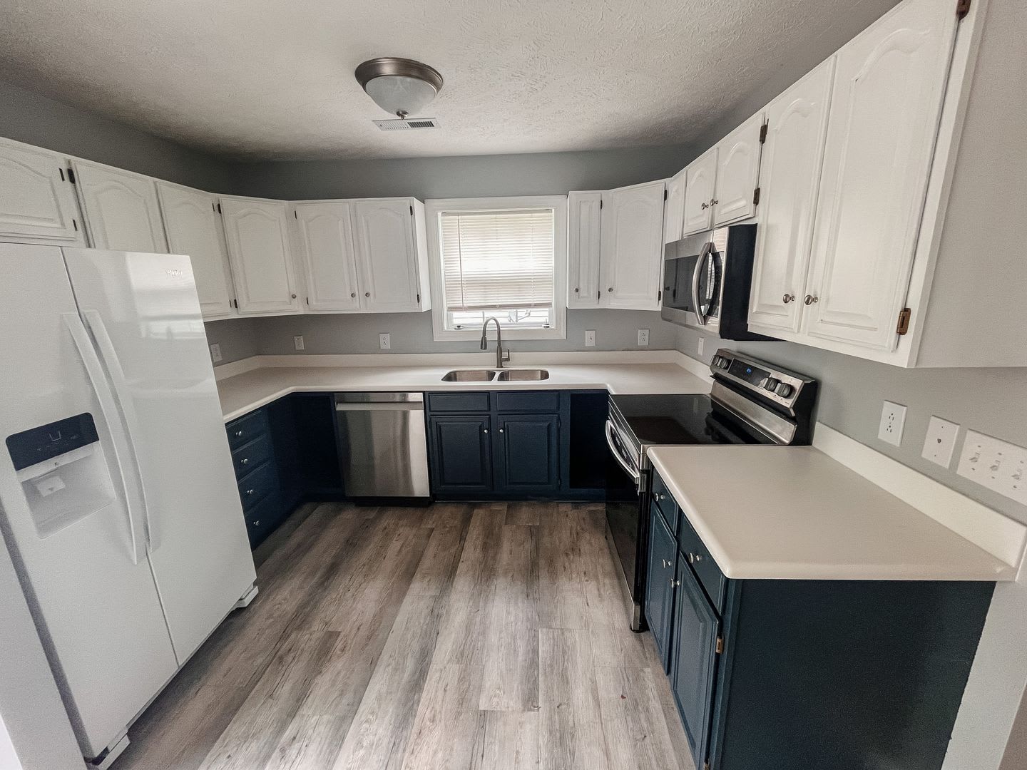 3 Bedroom 2.5 Bath Townhouse – photo 3