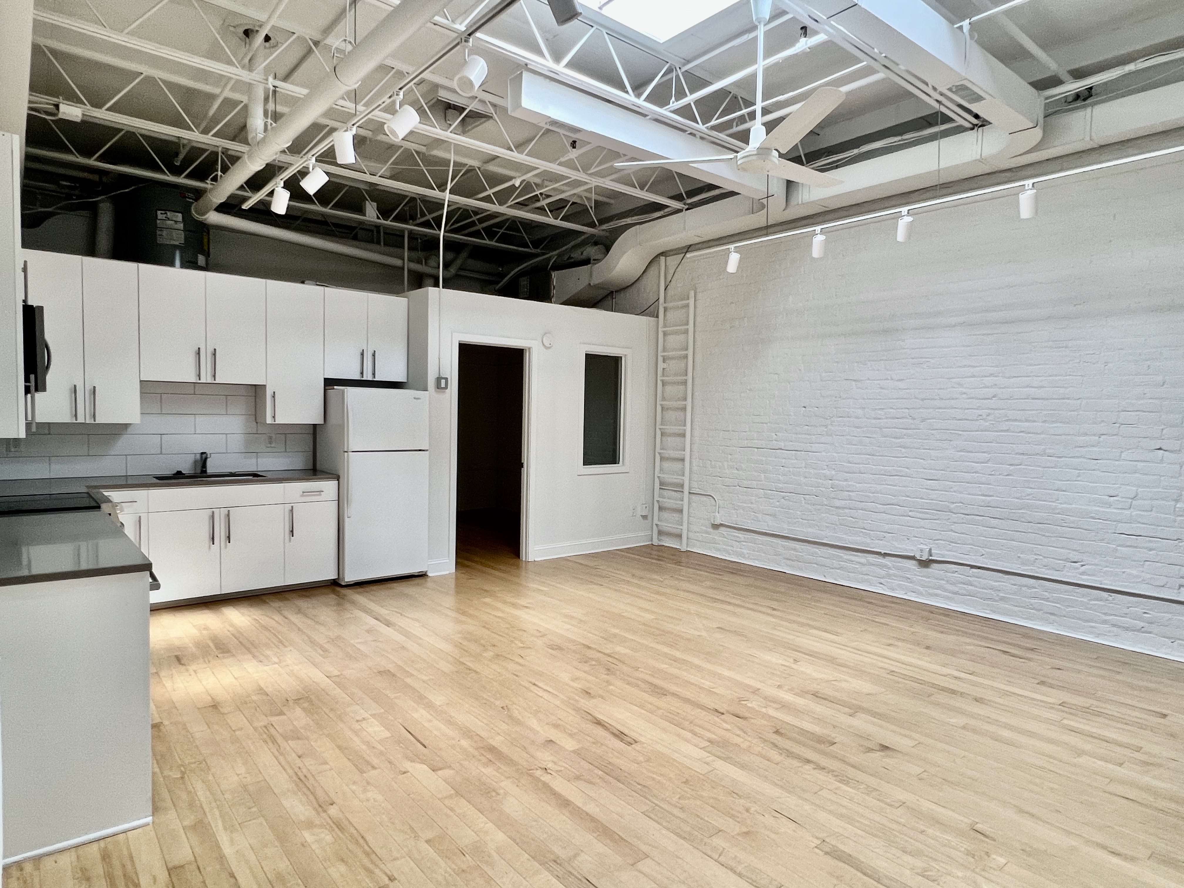 609 East Market Street – photo 4