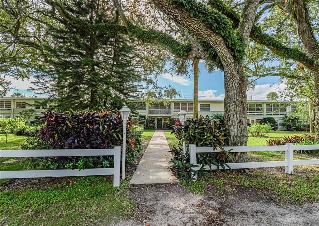 677 Royal Palm Boulevard – photo 3