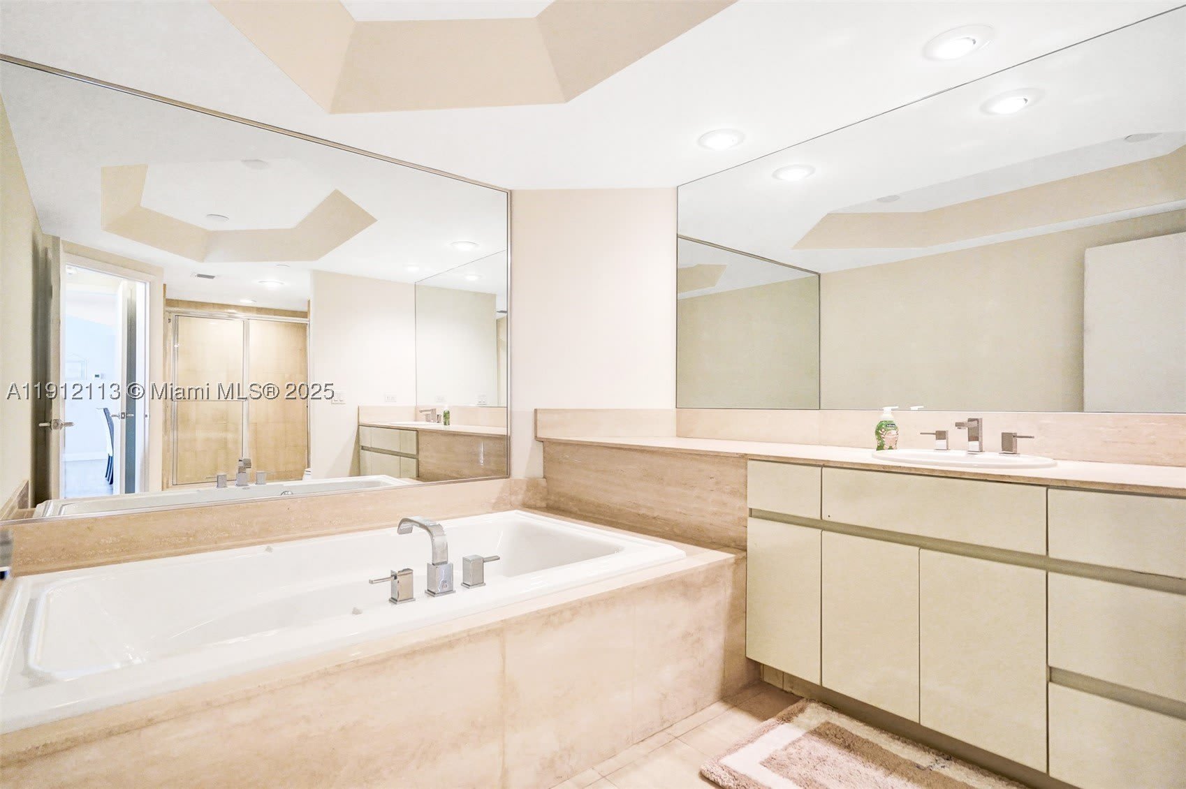 3000 Island Blvd – photo 5
