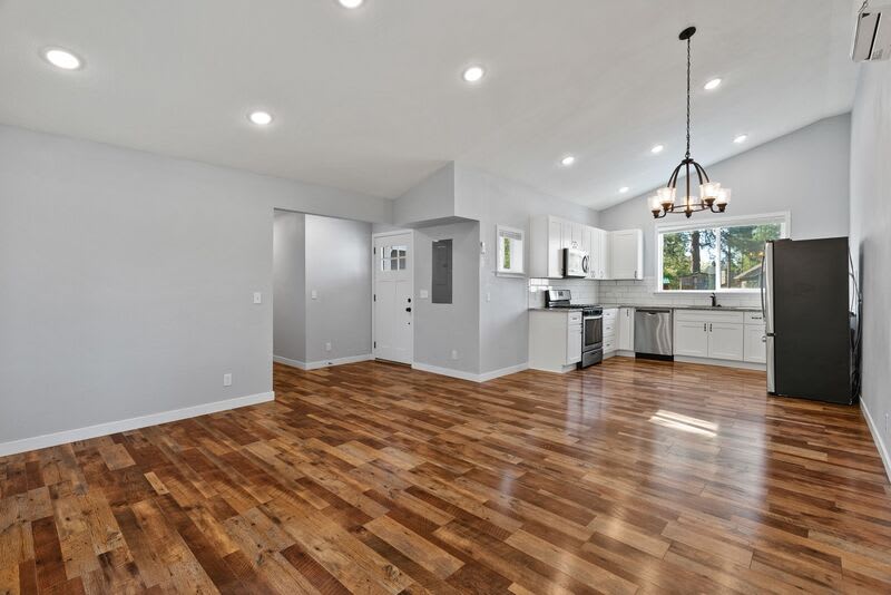 900 Westwood Drive – photo 5