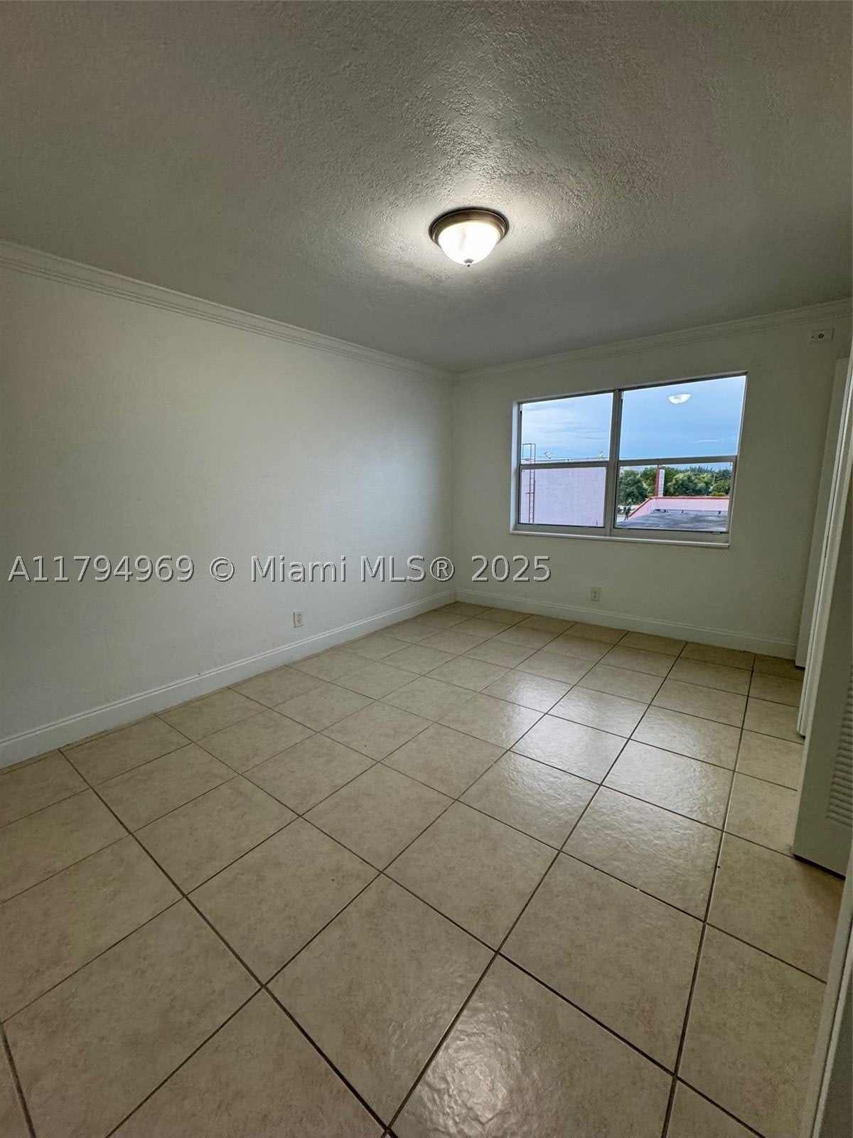 11195 SW 1st St – photo 5