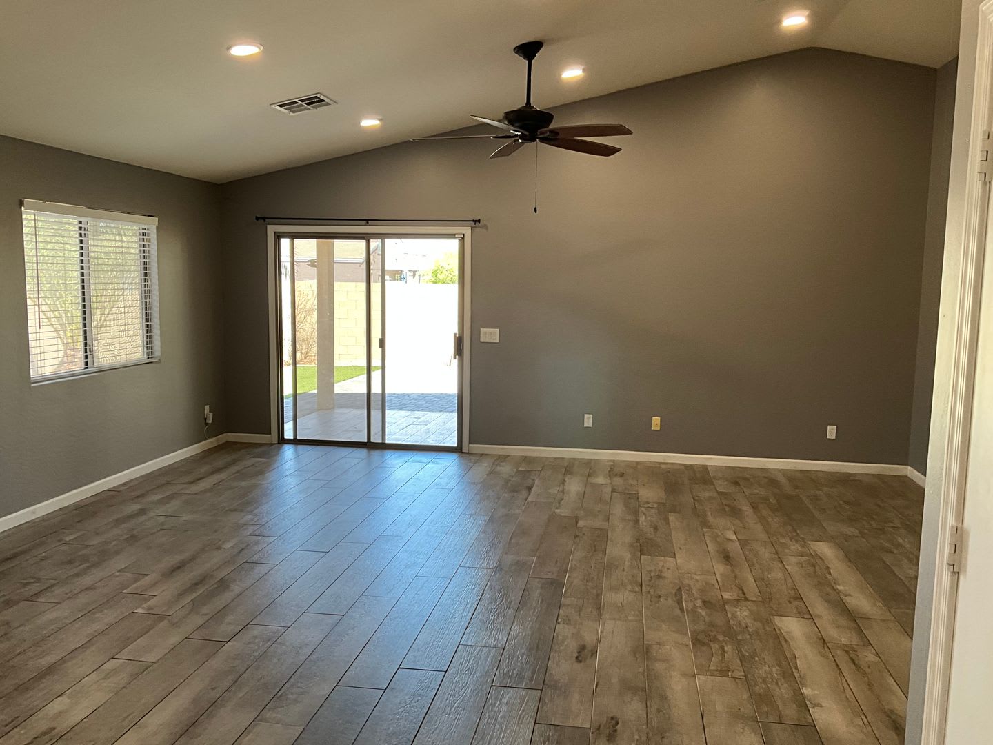 Corner Home With 3 Bedroom 2 Bath – photo 3