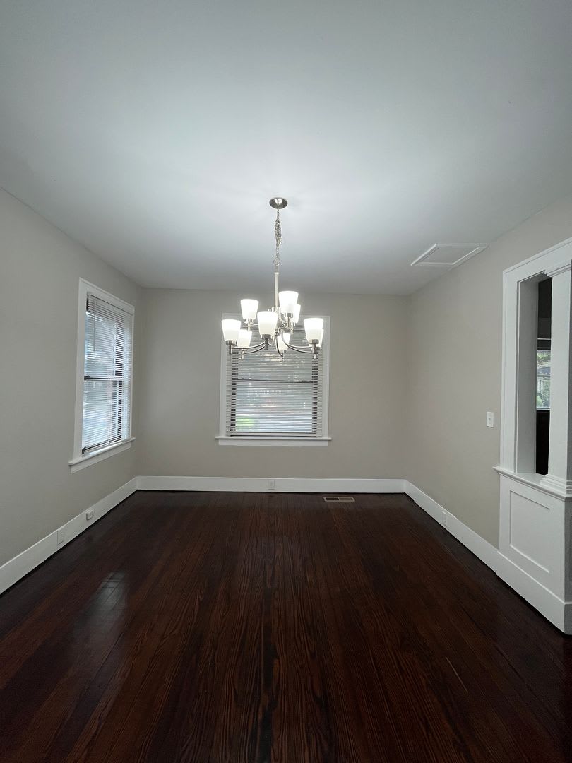 Don't Miss Out! $0 Deposit + First Month FREE! 3 Bed/ 1.5 Bath All Brick Home Historic District! – photo 2