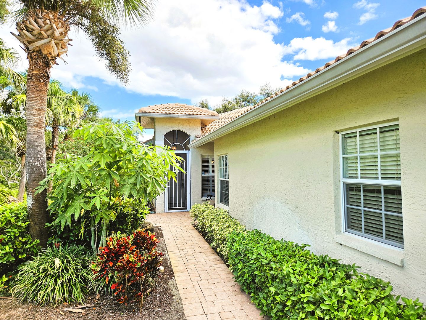 Seasonal Short-Term 2 Bedroom 2 Bathroom with a Bonus Room in the gated community of Venetia! – photo 5