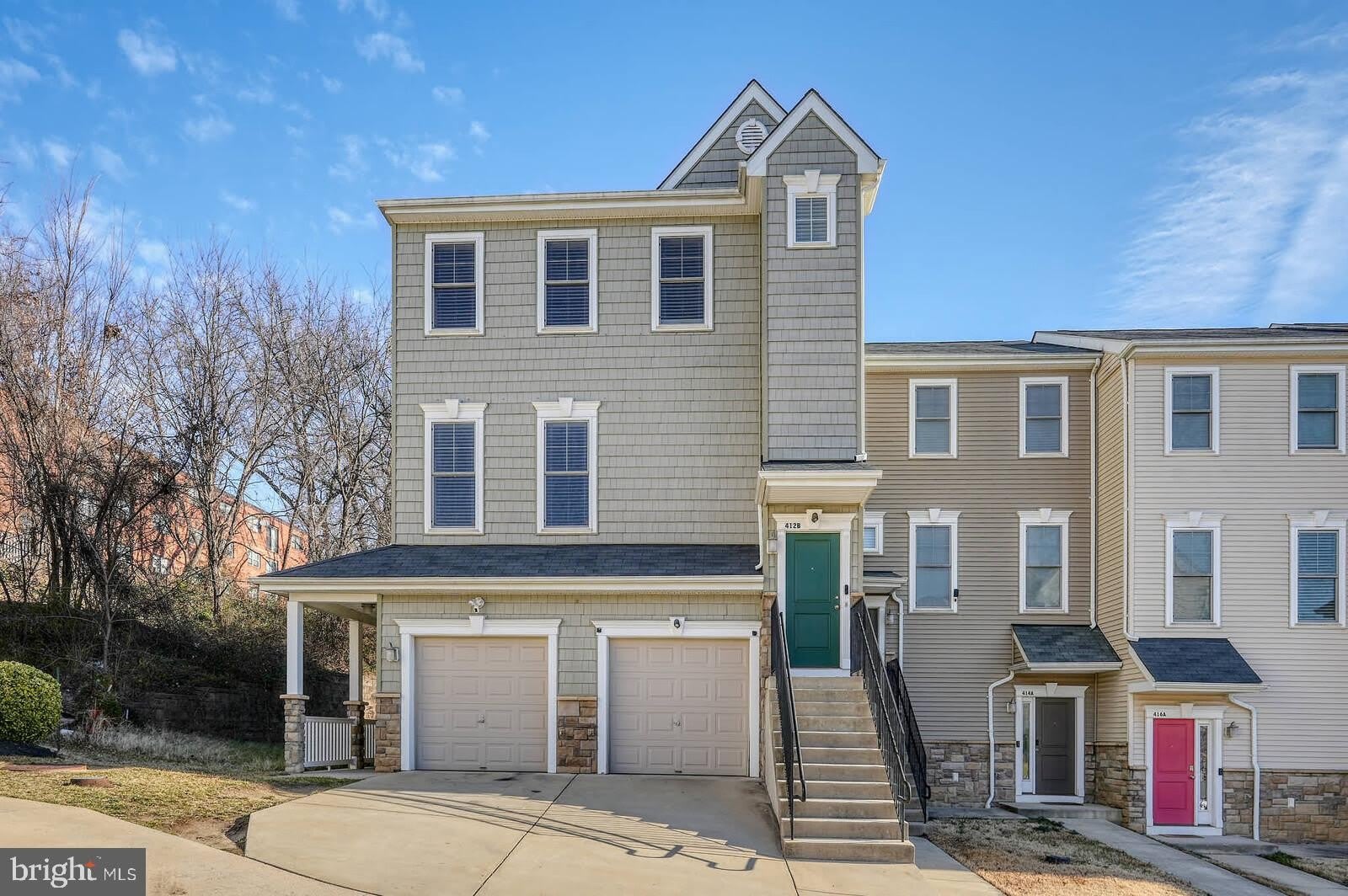 412 WOODCREST Drive SE – photo 1