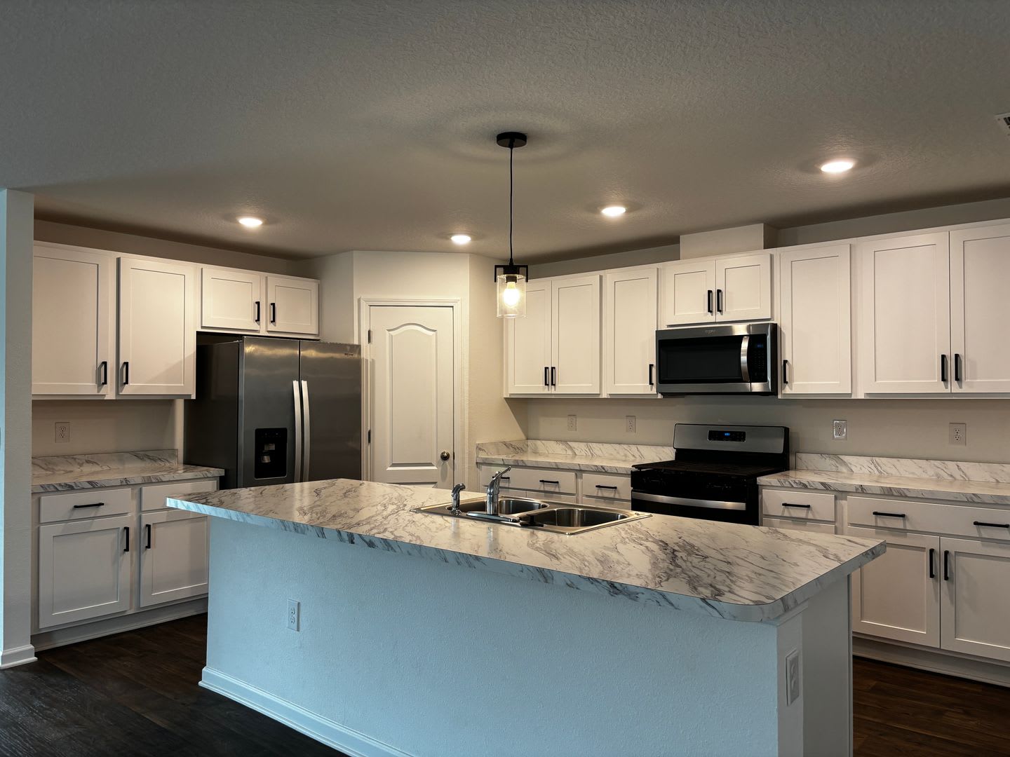 Entrada Subdivision This 4 2 3 Home With Over 2 140 Sqft And Pond View Is Available – photo 5