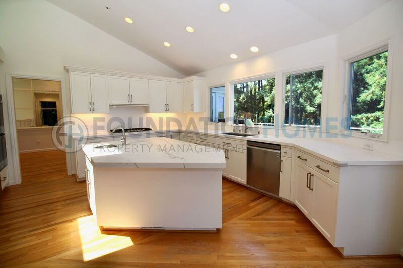 309 Crown Rd – photo 2