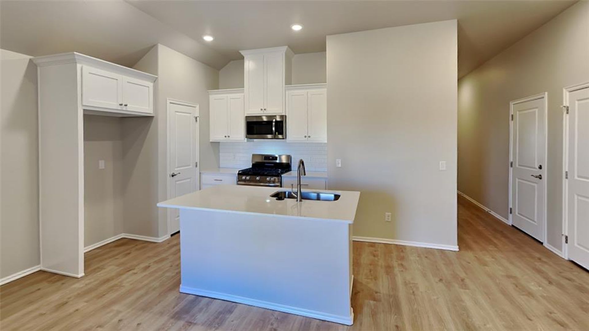 Leasing Special Luxury 3 Bedroom 2 Bathroom Home In Piedmont Schools Neighborhood Park And Basketball Court – photo 5