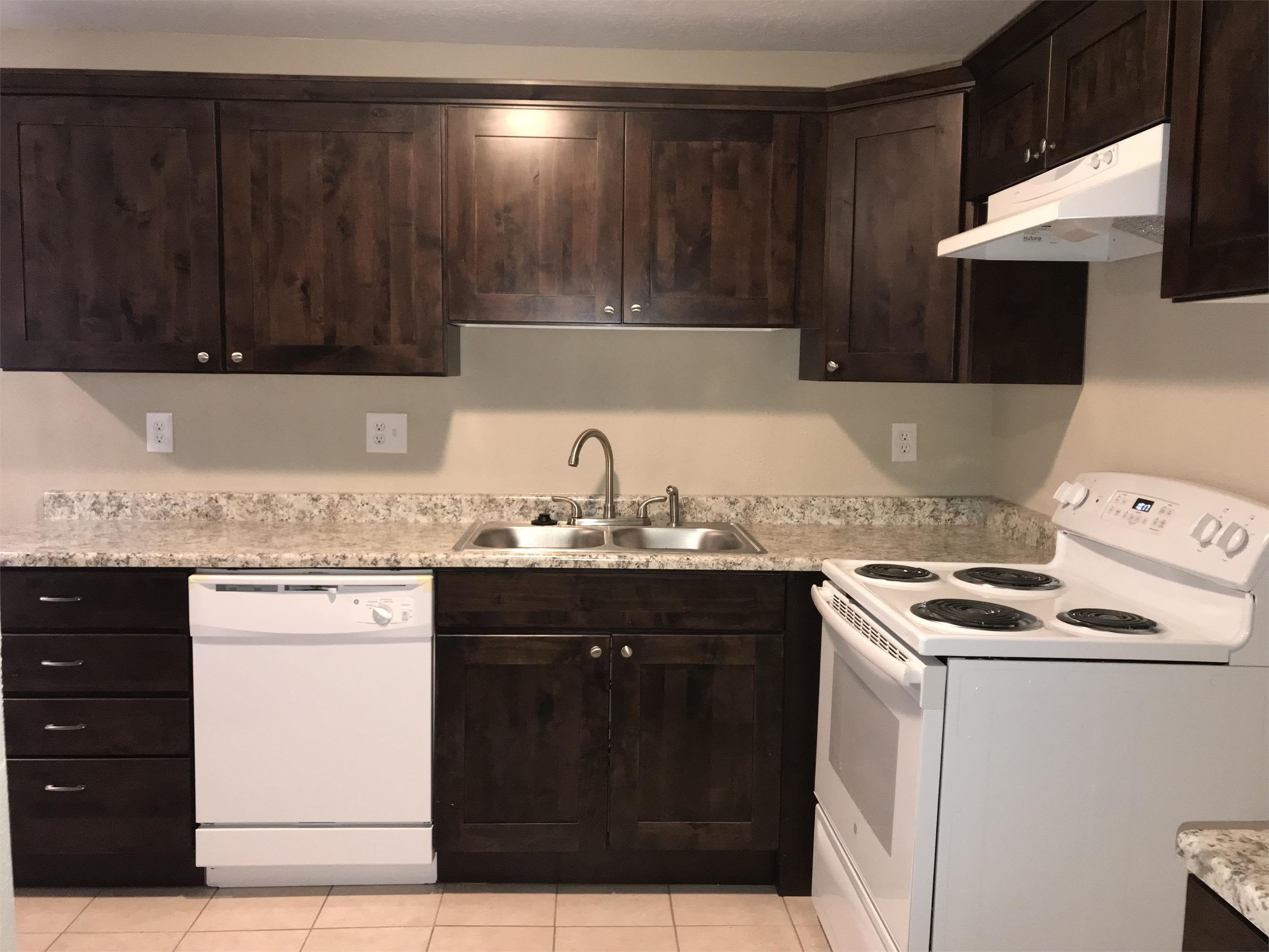 2553 South Lake Park Cr – photo 3