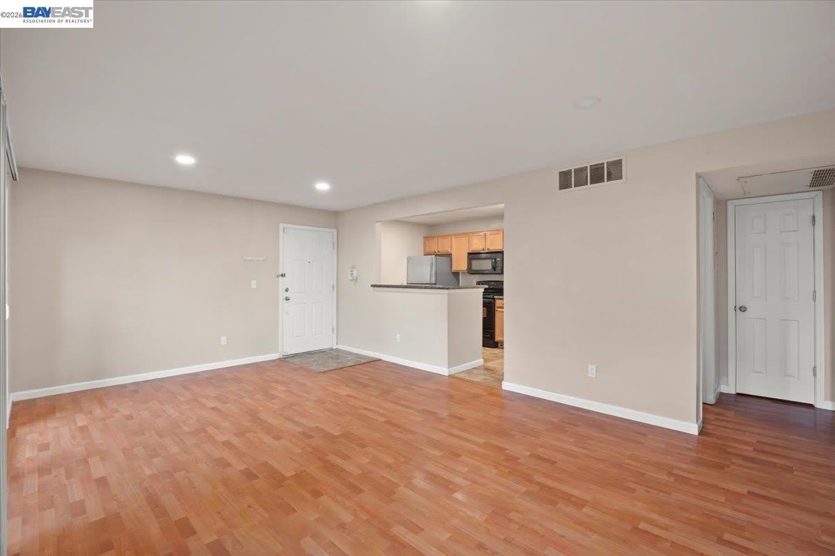 215 Reflections Dr – photo 4