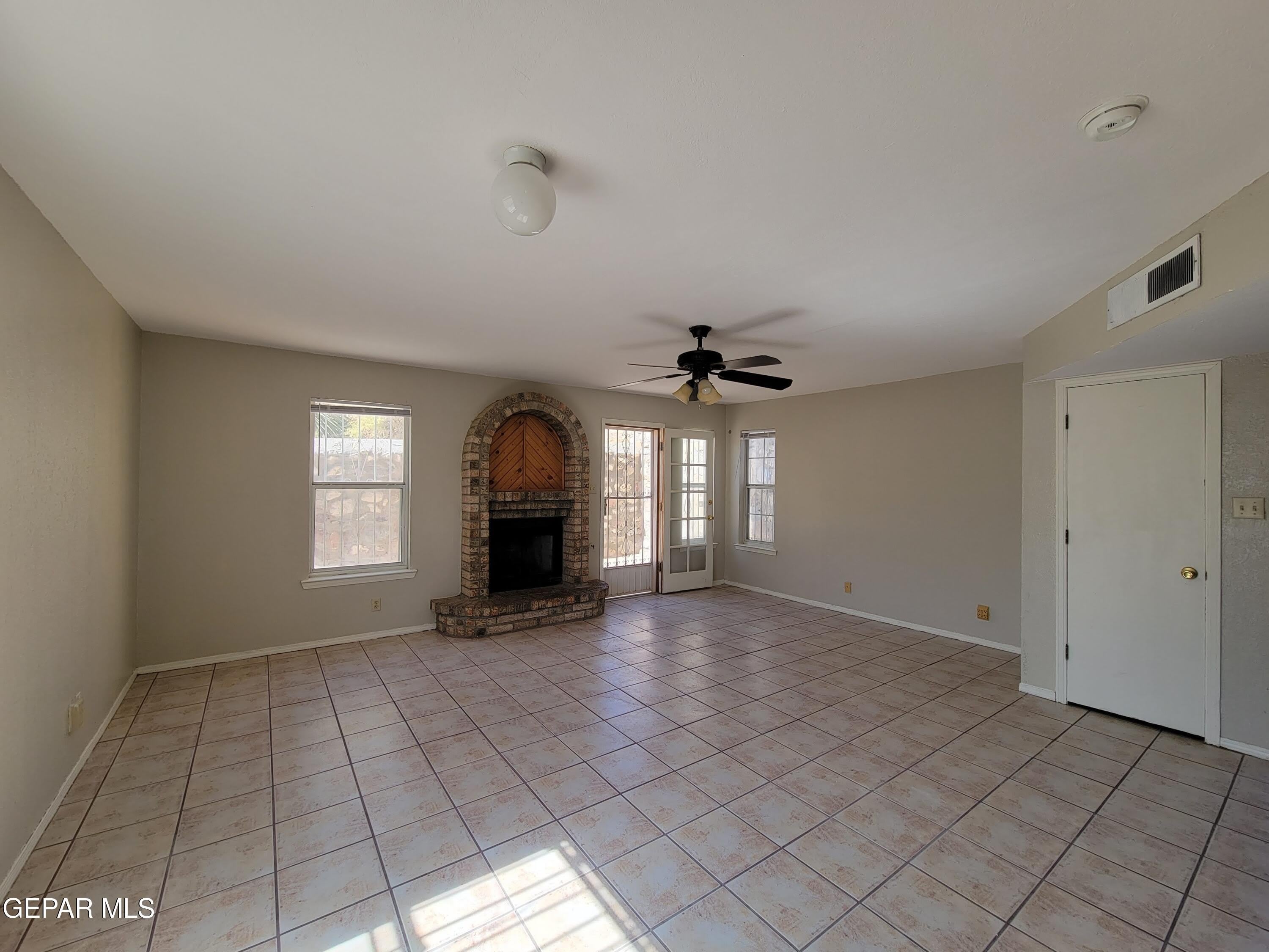 3200 Mountain Ridge Drive – photo 5