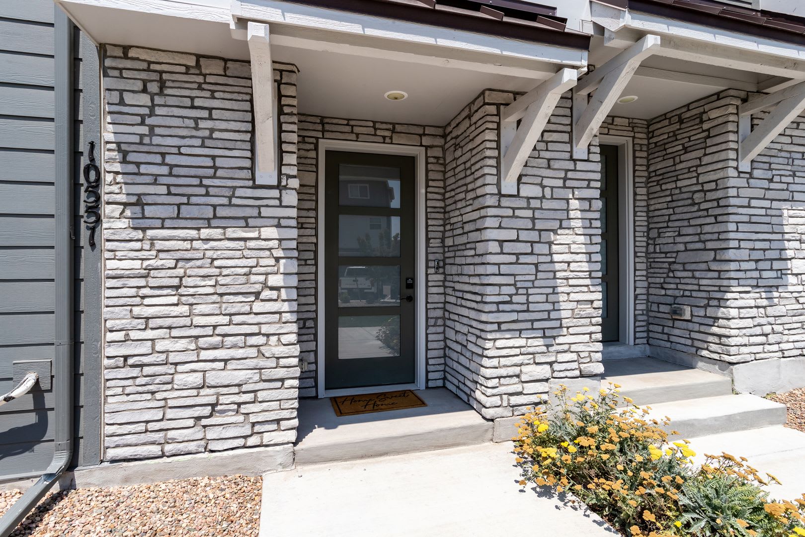 Modern Living in the Heart of a Thriving Community! – photo 3