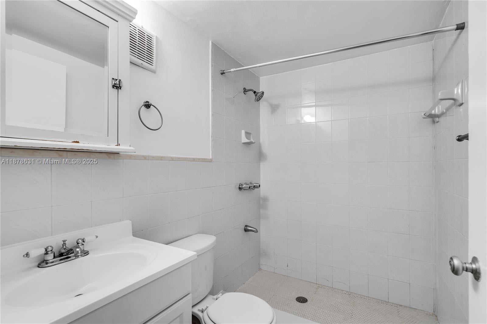 2970 Nw 15th St – photo 4