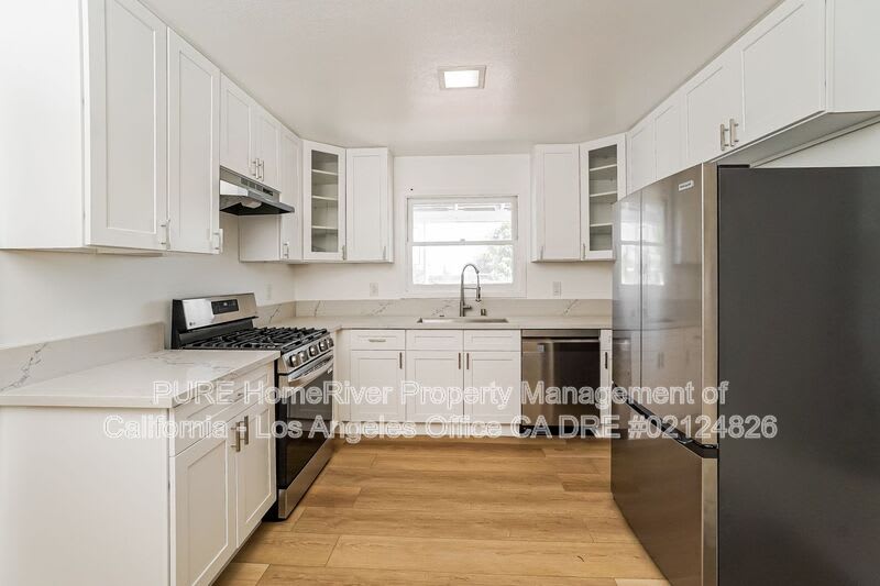 215 N. Western Ave – photo 1