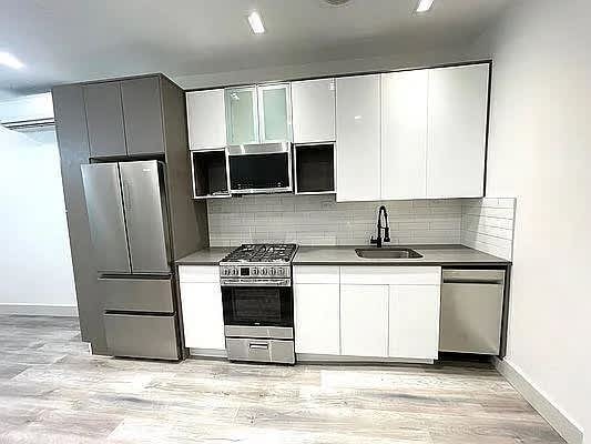 3250 46th St – photo 2