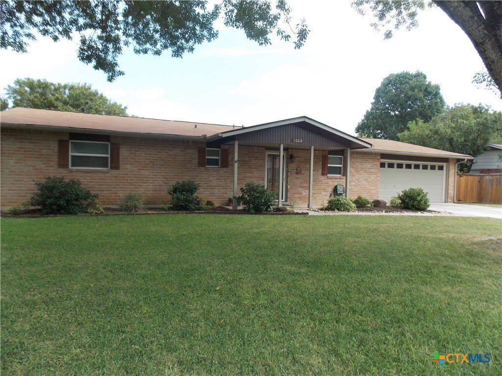 1309 Azalea Lane – photo 1