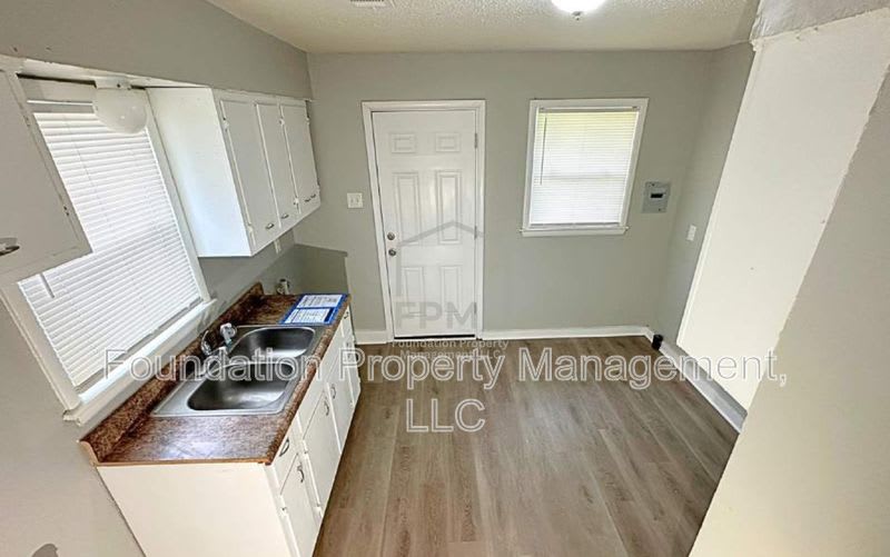 3276 Ashland Street – photo 3