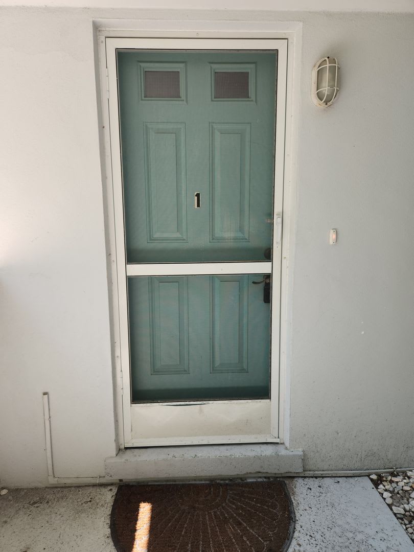 565 Golden Gate Point Unit 1, Sarasota, FL 34236 – photo 3