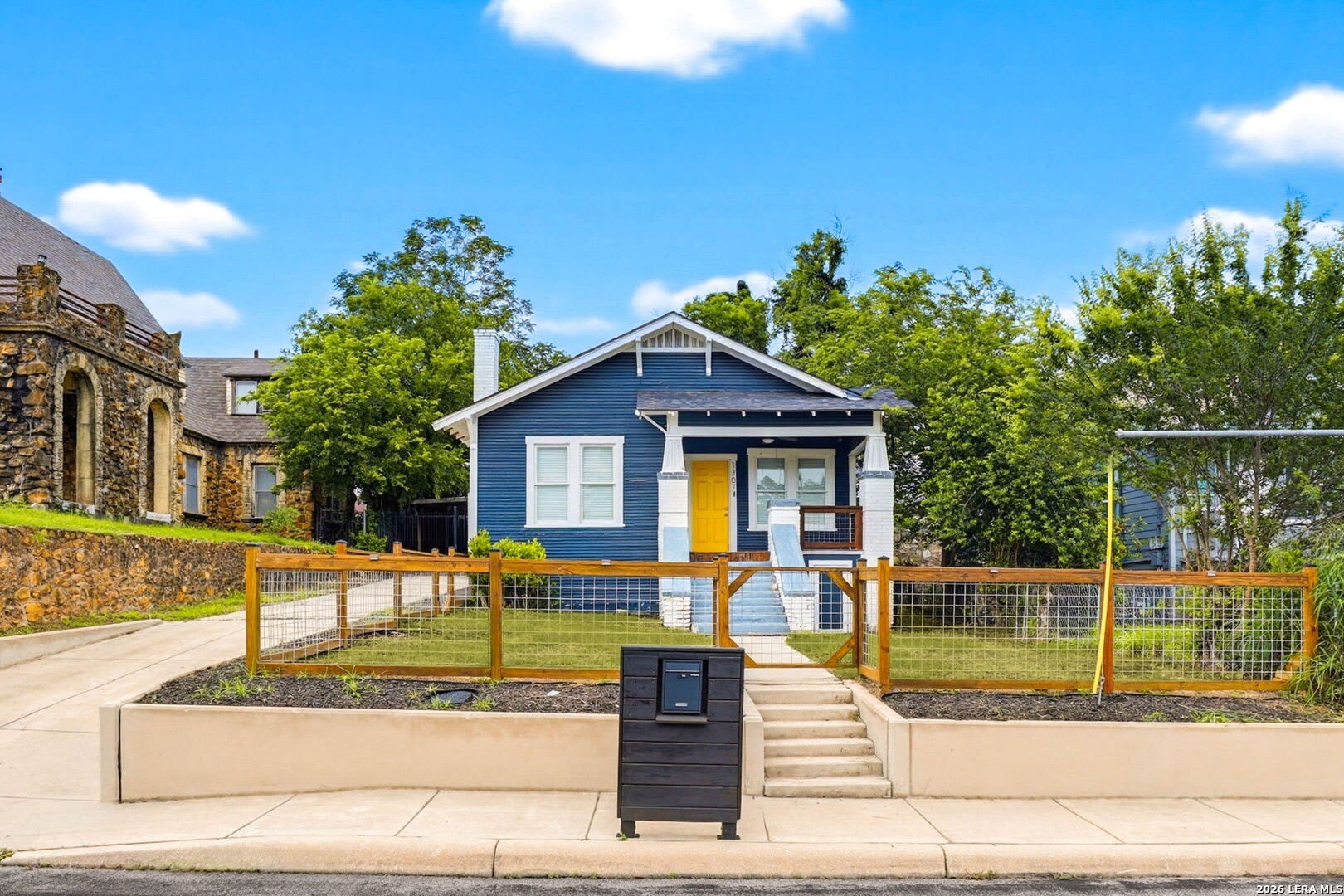 1307 Kayton Ave – photo 1
