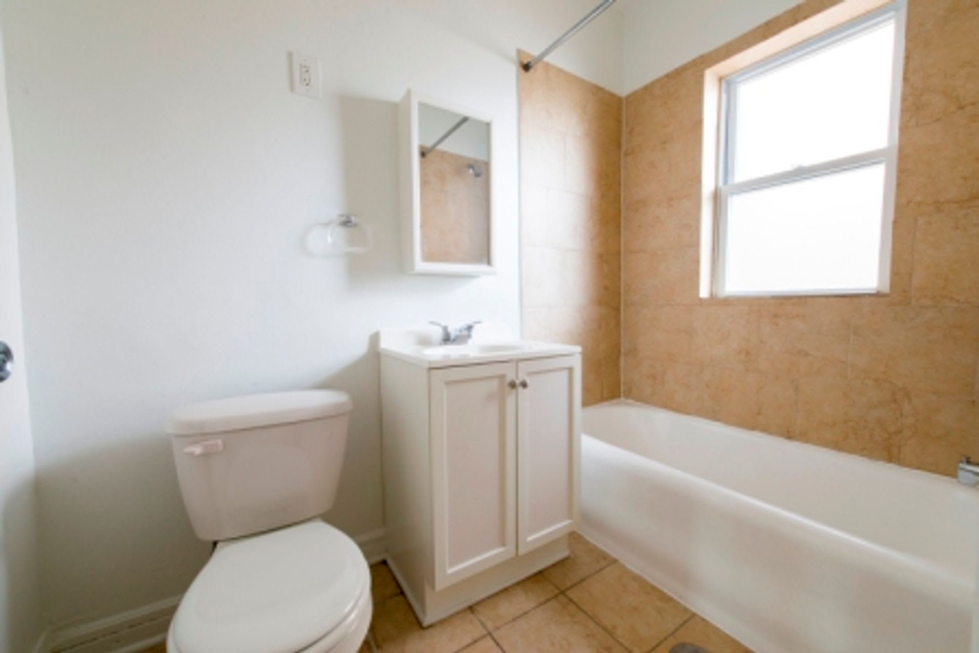 7354 South Dorchester – photo 2