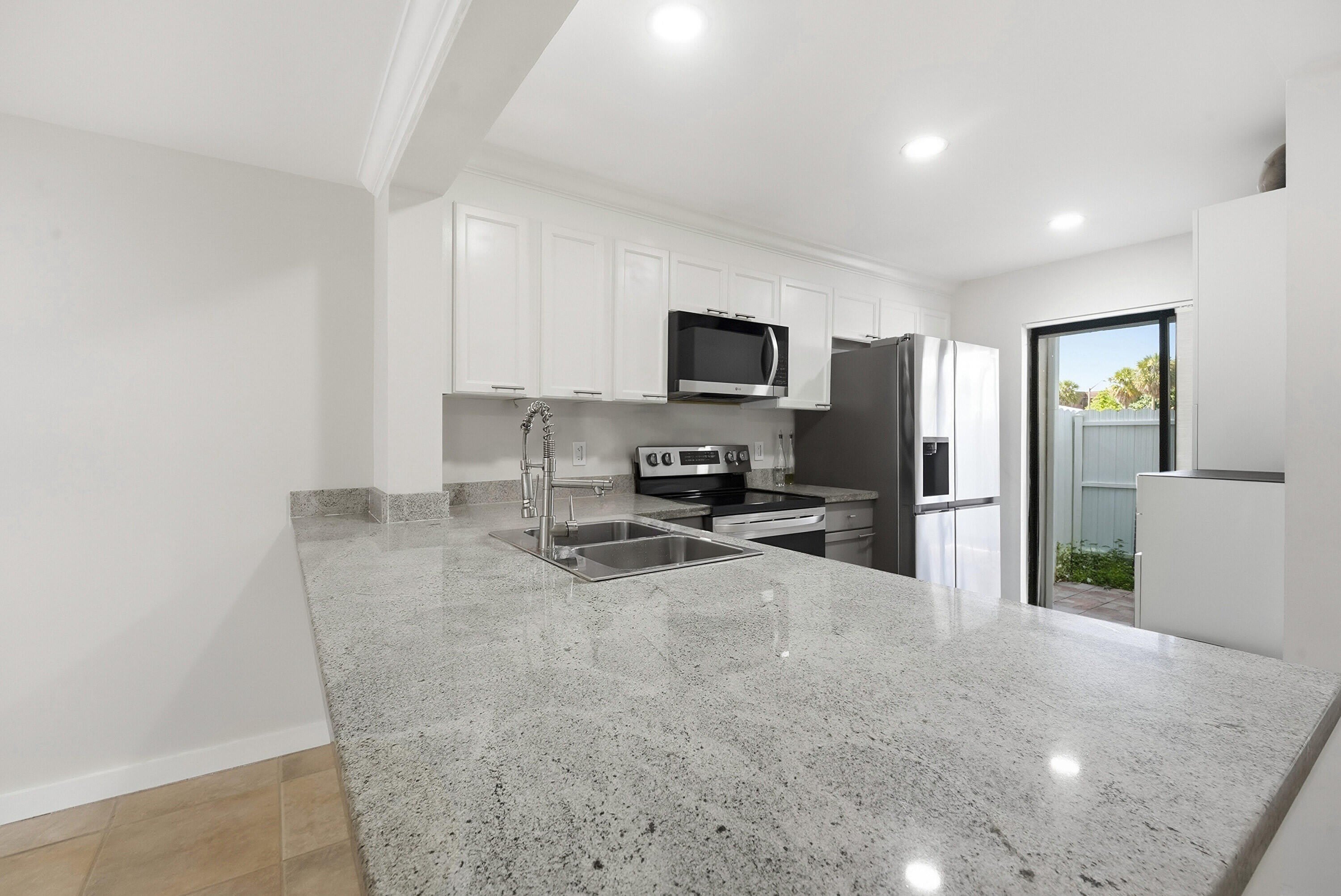 642 NE 195th Street – photo 2
