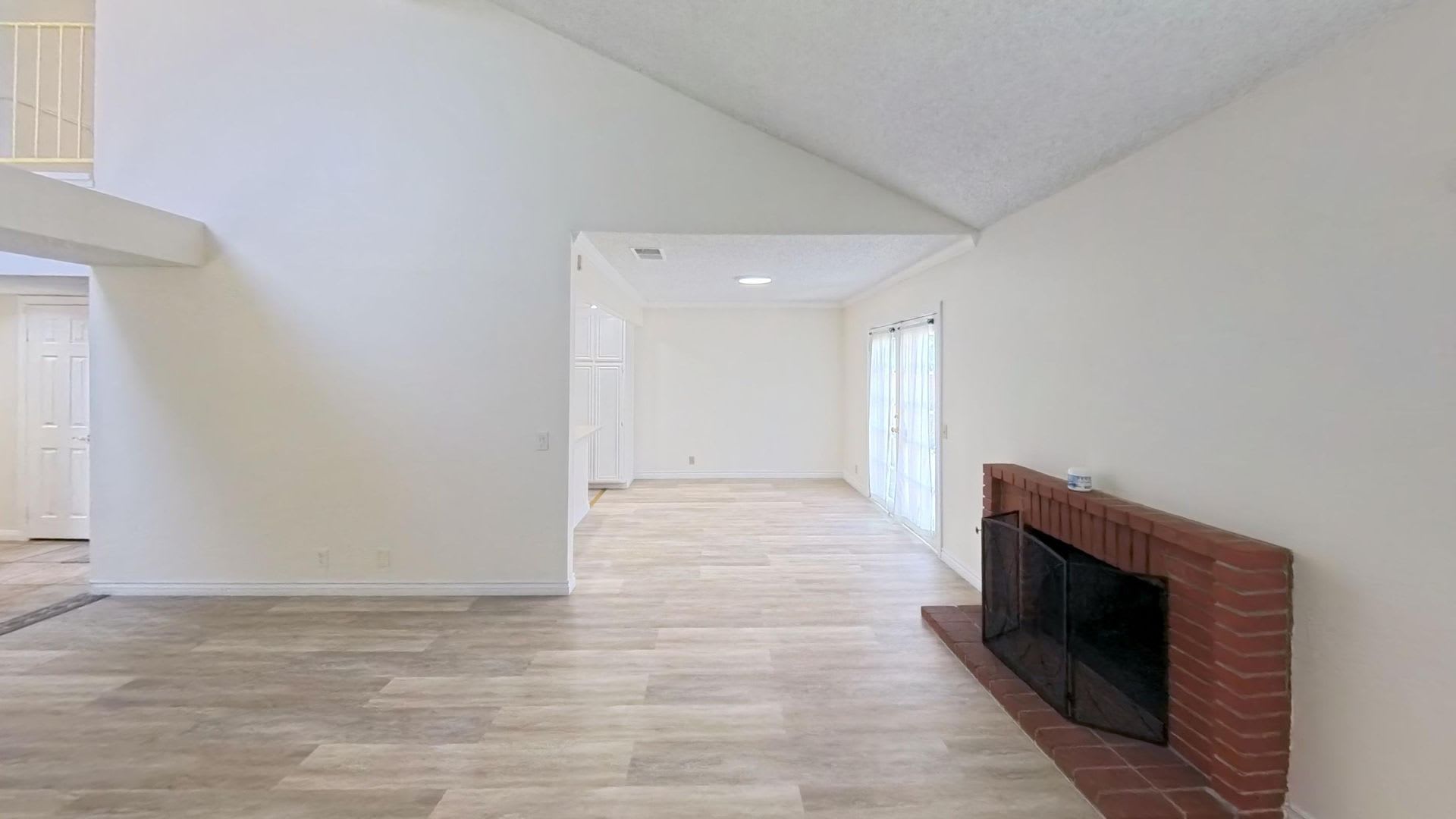 500 Off Of The First Month S Rent Move In By September 1St Prime Location And Spacious Home At 1617 Toyon Pl Corona – photo 5