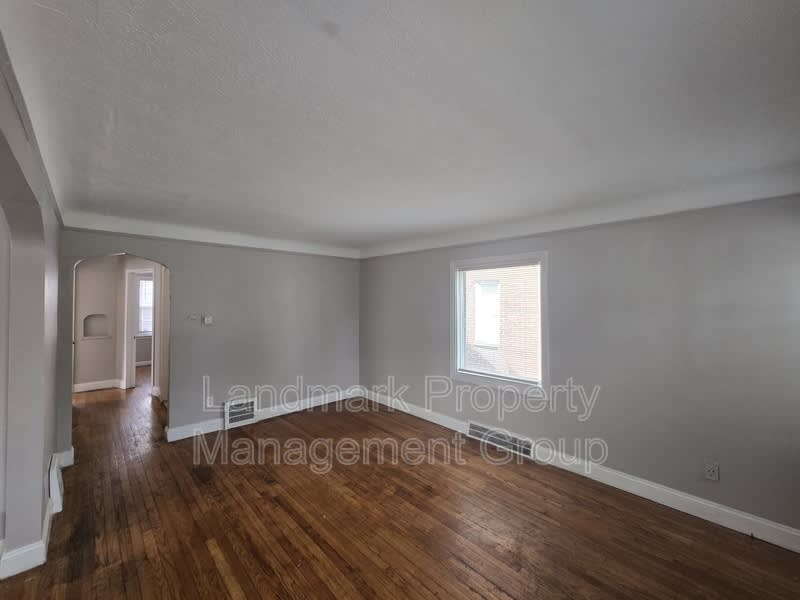 15401 Eastwood Street – photo 2