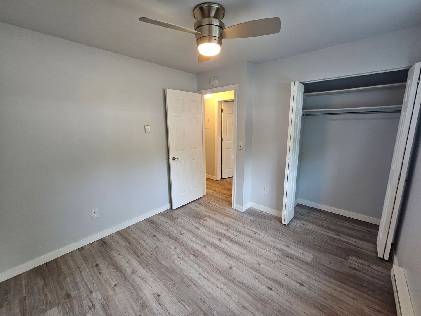 Beautifully Remodeled Condo in the Valley – photo 2