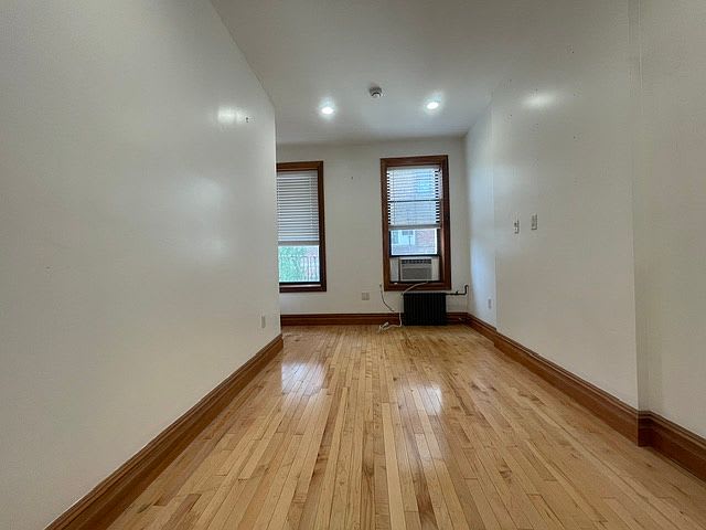 338 8th St Apt 3R – photo 3